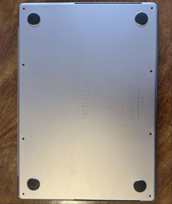 MacBook Pro M1 Pro 14” - 10CPU + 16GPU + 1 TB