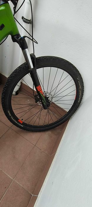 Rower górski CUBE, dający dużo radości z jazdy w terenie