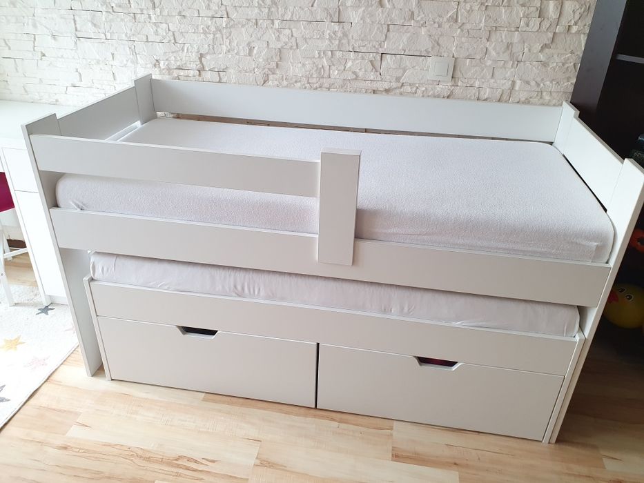 Podwójne łóżeczko zrobione na wymiar z materacami