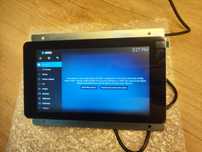 Raspberry Pi 3 model B wraz z LCD dotykowym