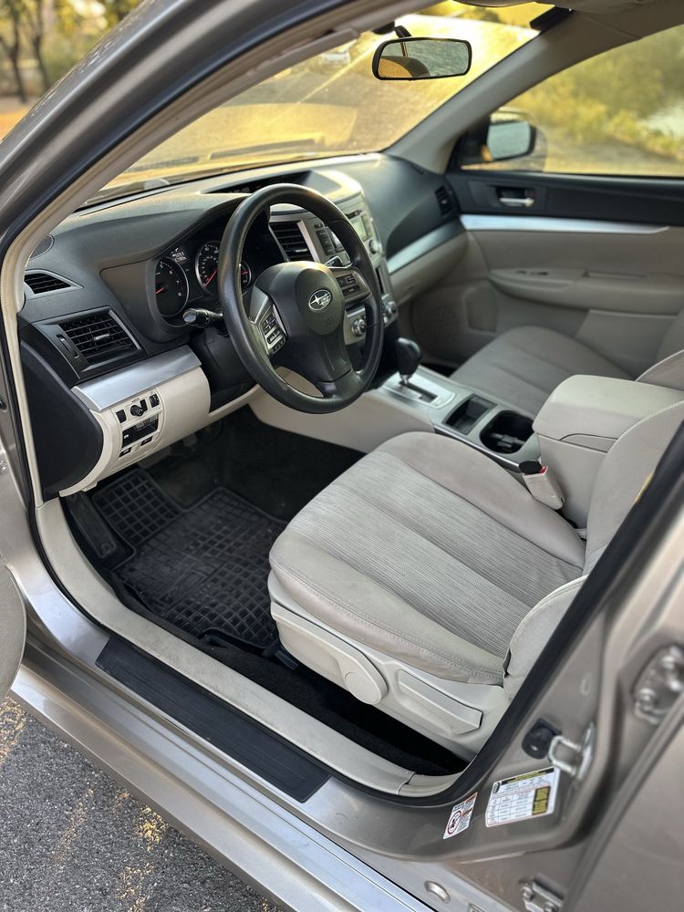 Продам Subaru Legacy 2013 2014 2.5 газ/бензин шикарное состояние