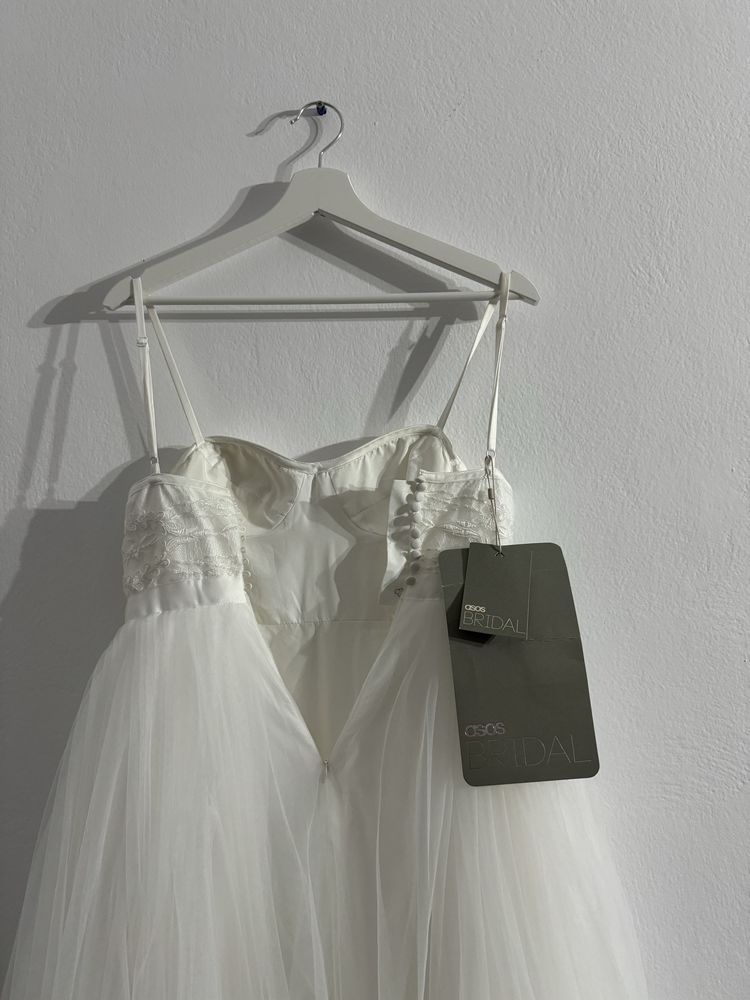 Suknia ślubna biała długa siatka