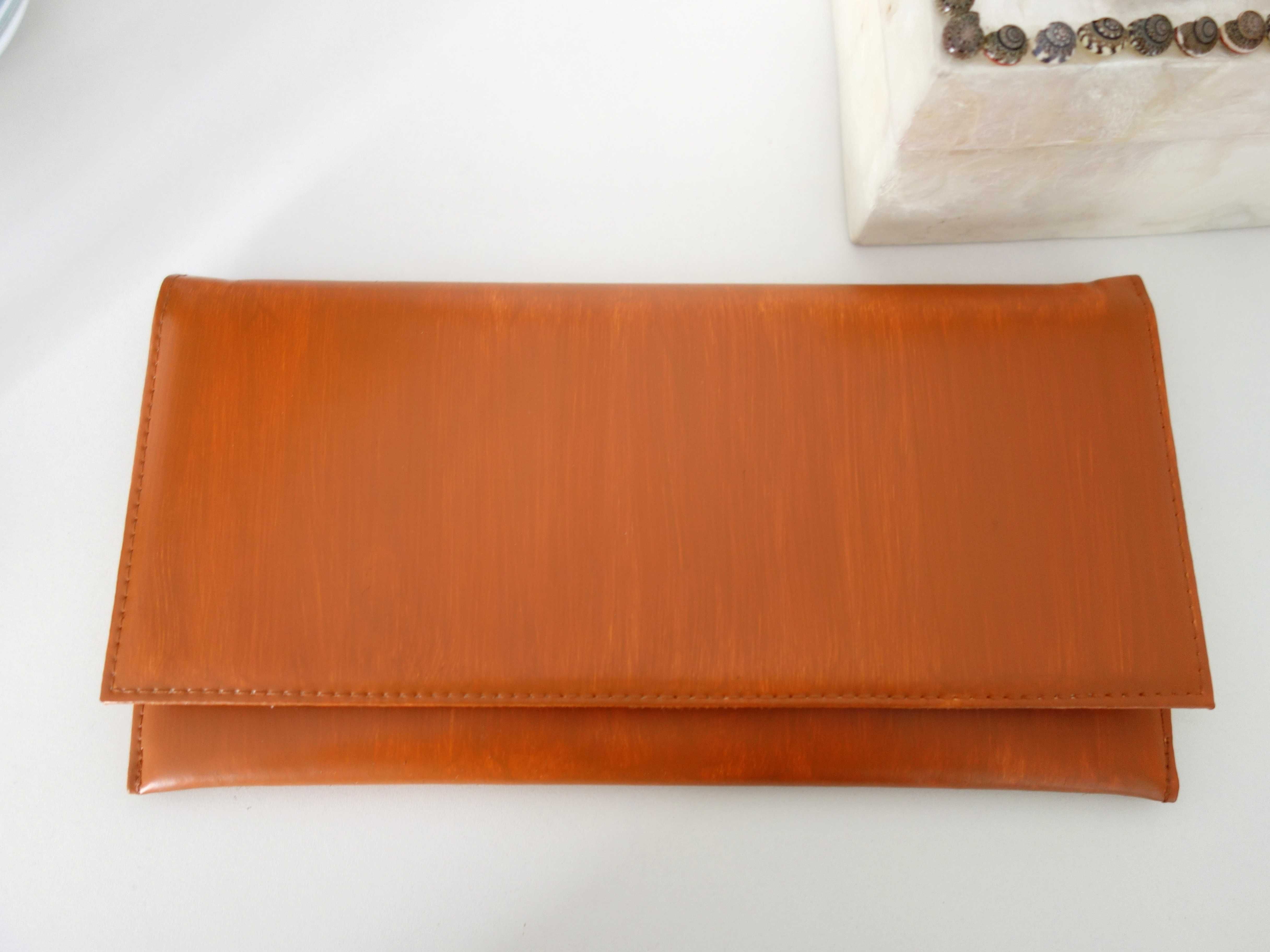 Torebka kopertówka karmelowa camel brązowa elegancka do ręki skóra eko
