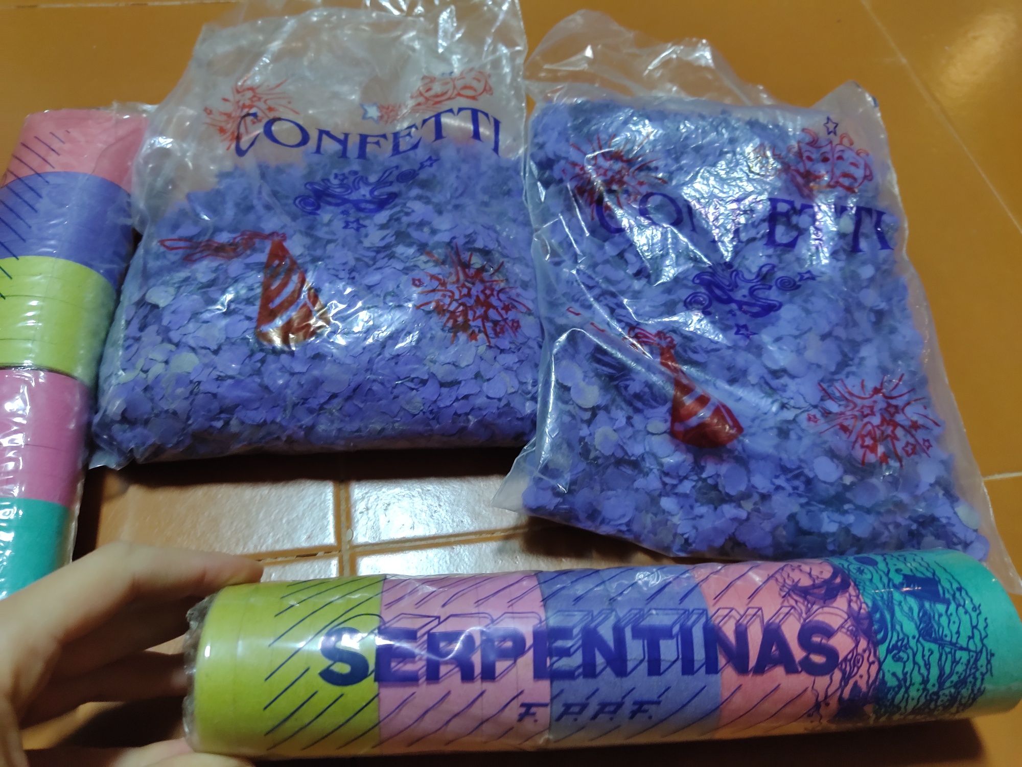 Serpentinas e confetis