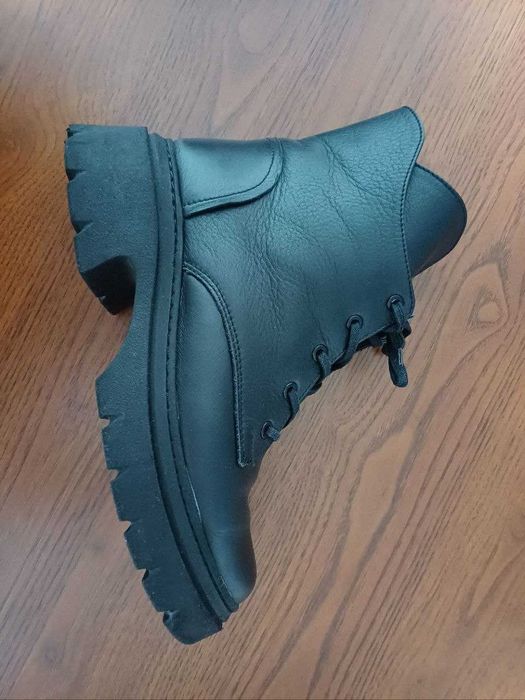 Шкіряні жіночі черевики