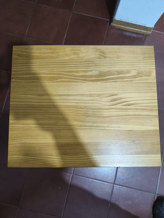 Conjunto de mesas de cabeceira