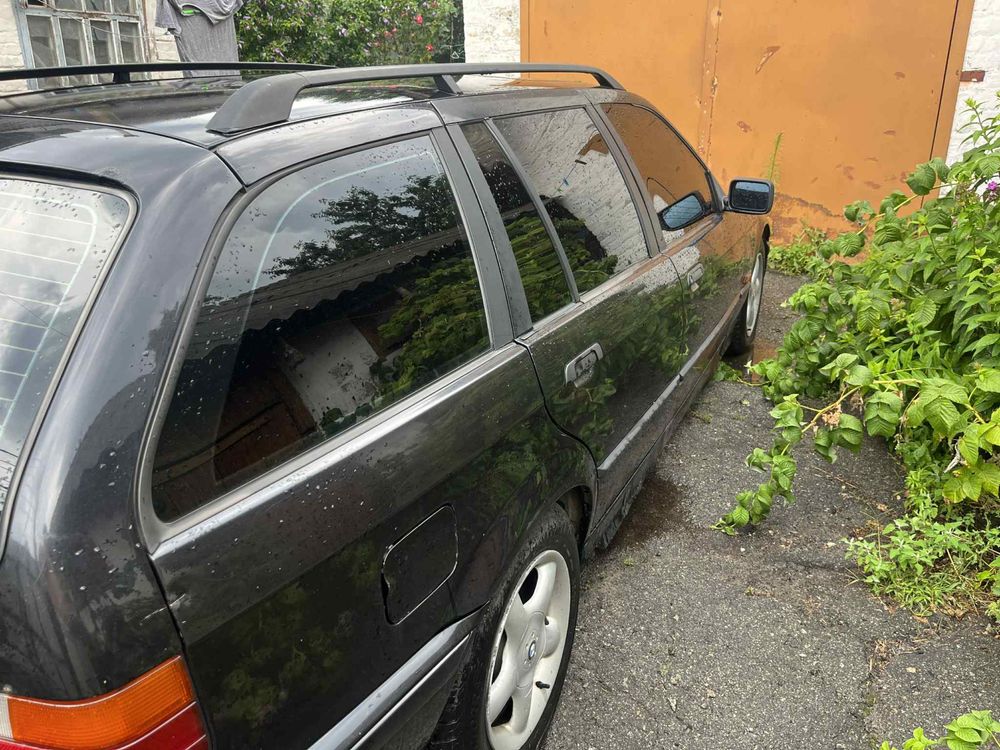 BMW 320i універсал
