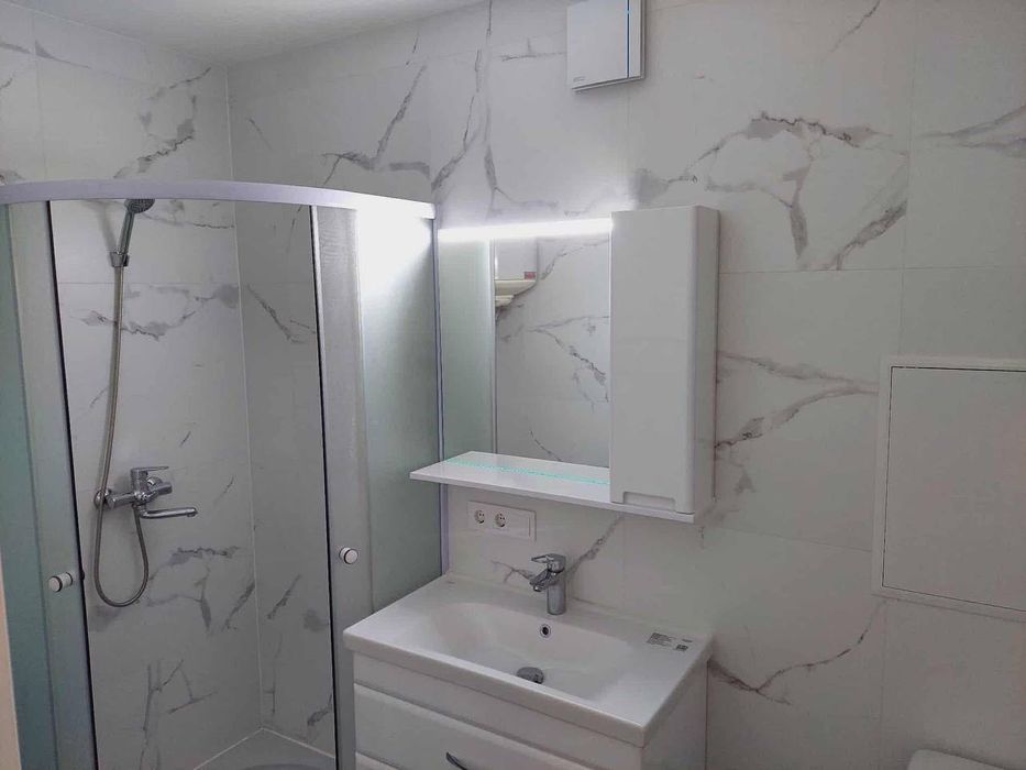 Оренда трикімнатної квартири на третьому поверсі з двома балконами