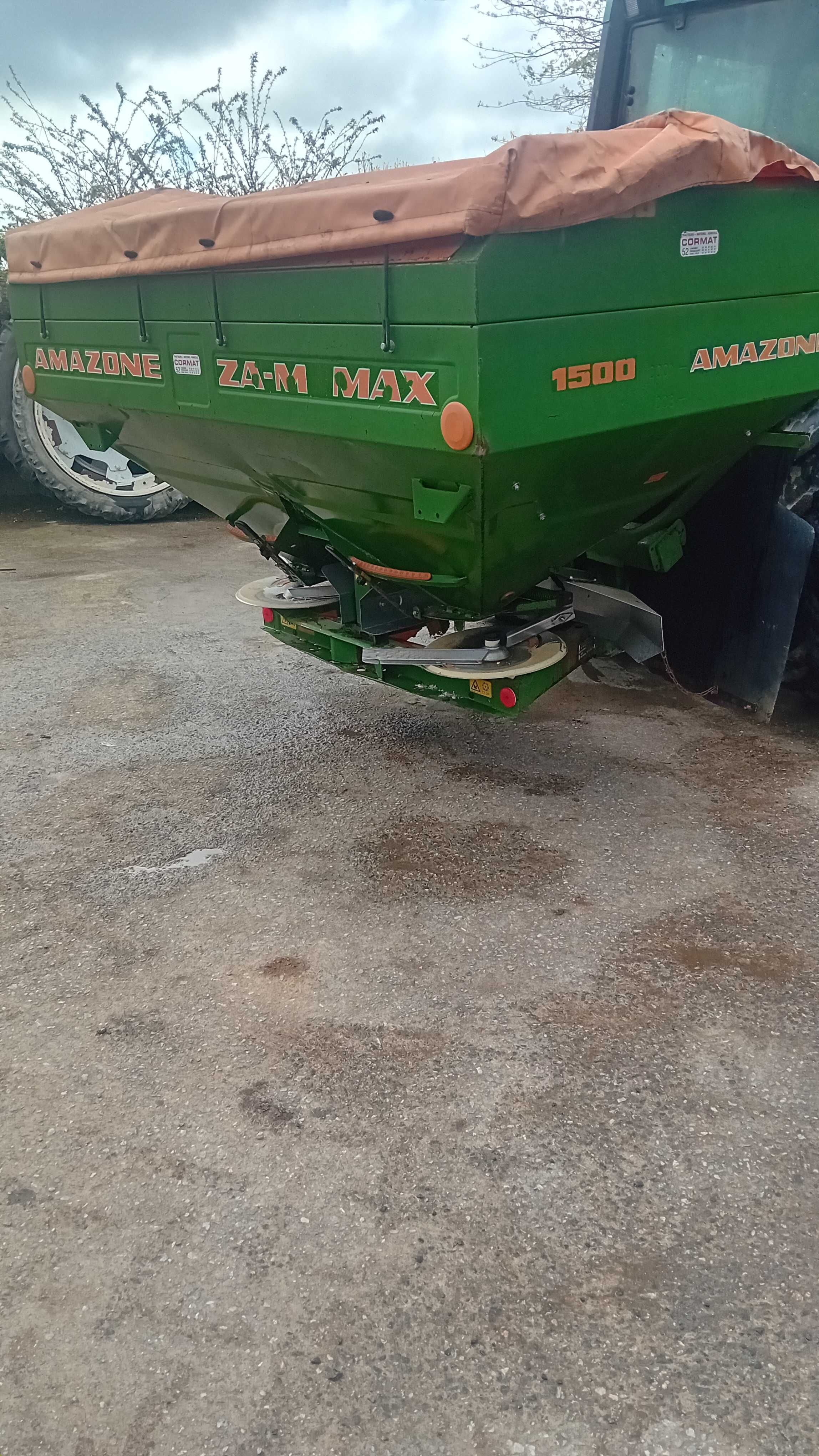 Distribuidor de adubo Amazone
