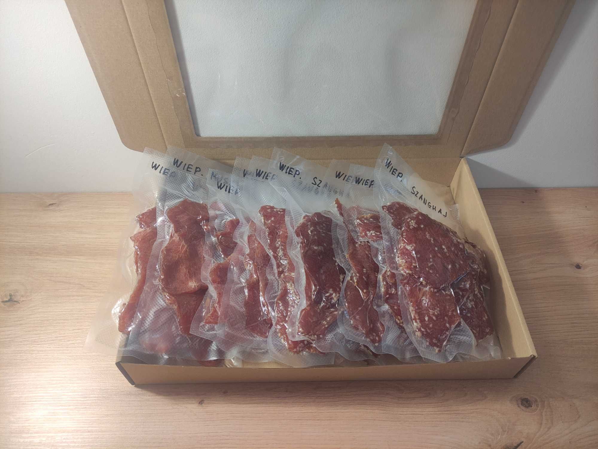 Chipsy mięsne "Jerky" "party box" "box na prezent" średni