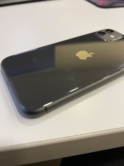 Продам Айфон 11 64gb