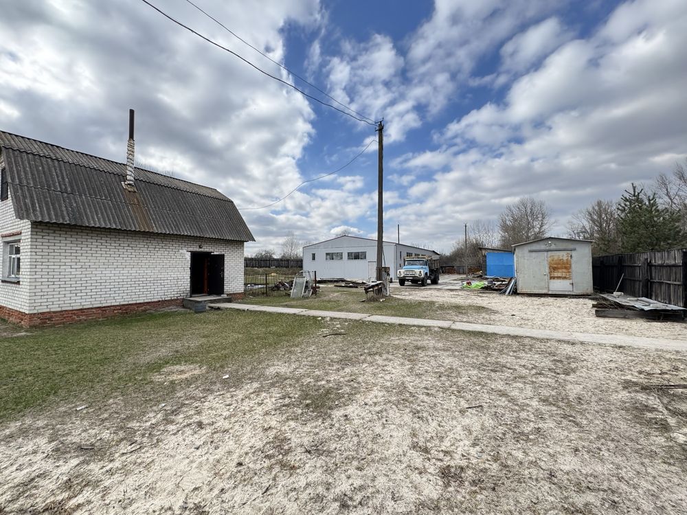 Продам  базу, 40 сот ! Виробничі , складські та офісні приміщення