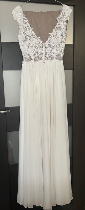 Suknia ślubna w rozmiarze 36