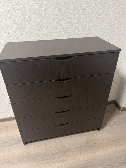 Продам комод и журнальный столик