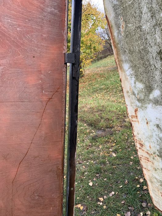 Продам броні двері на ліву сторону Ширина845на довжина 2060