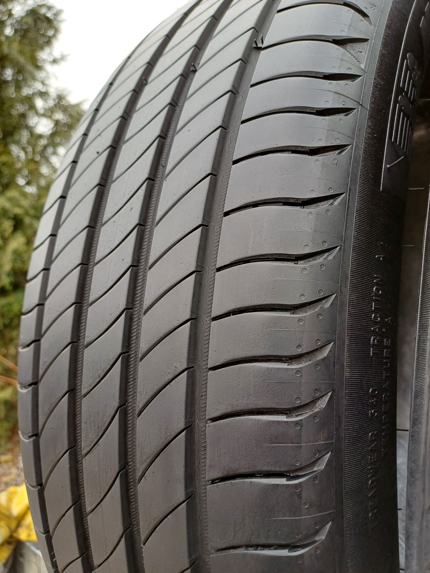 215/65/17 Sprzedam parę opon letnich Michelin Primensy 4