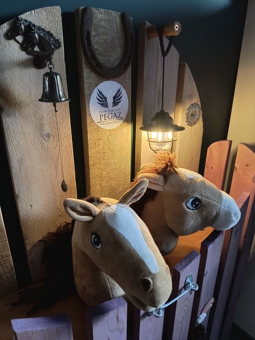 Hobby horse konie plus stajnia