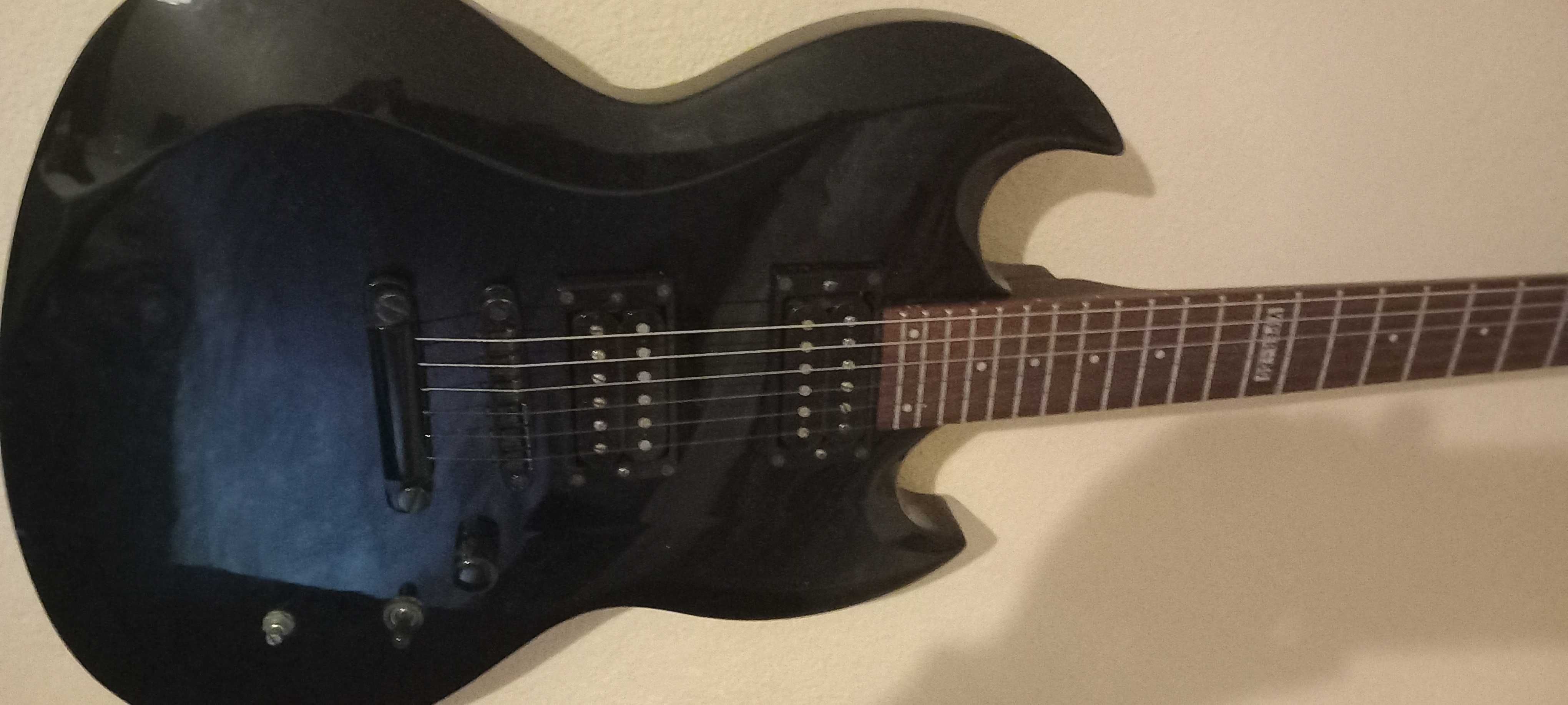 Pedaleira Boss GT-1 (Como Nova) + Guitarra LTD Viper 50 (Usada)