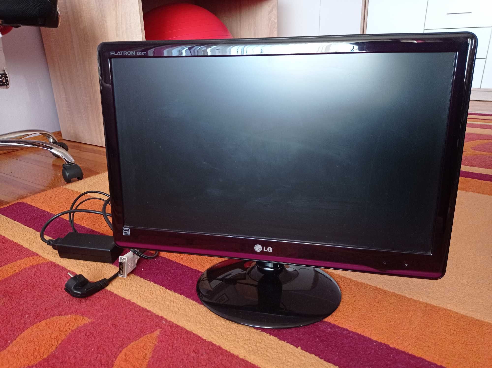 Monitor Flatron LG E2250T - Polecam