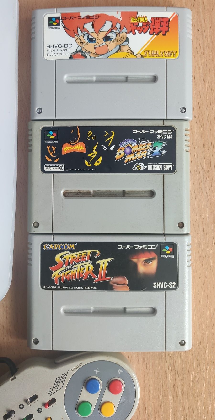 Консоль Super Nintendo Famicom (Японія) + 2 геймпади + 3 картріджа