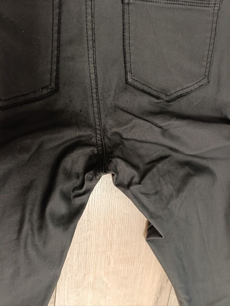 Spodnie damskie woskowane 38 Reserved czarne