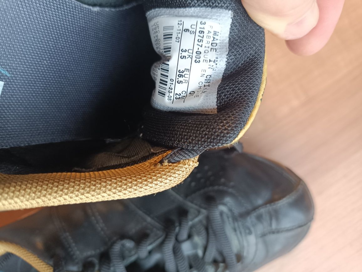 Продам кроссовки Nike 36,5