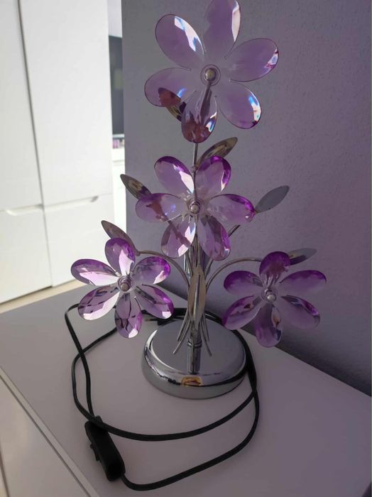 Lampka nocna w ksztalcie kwiatków fioletowa