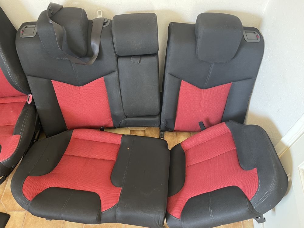 Alfa Romeo GT blackline interior completo