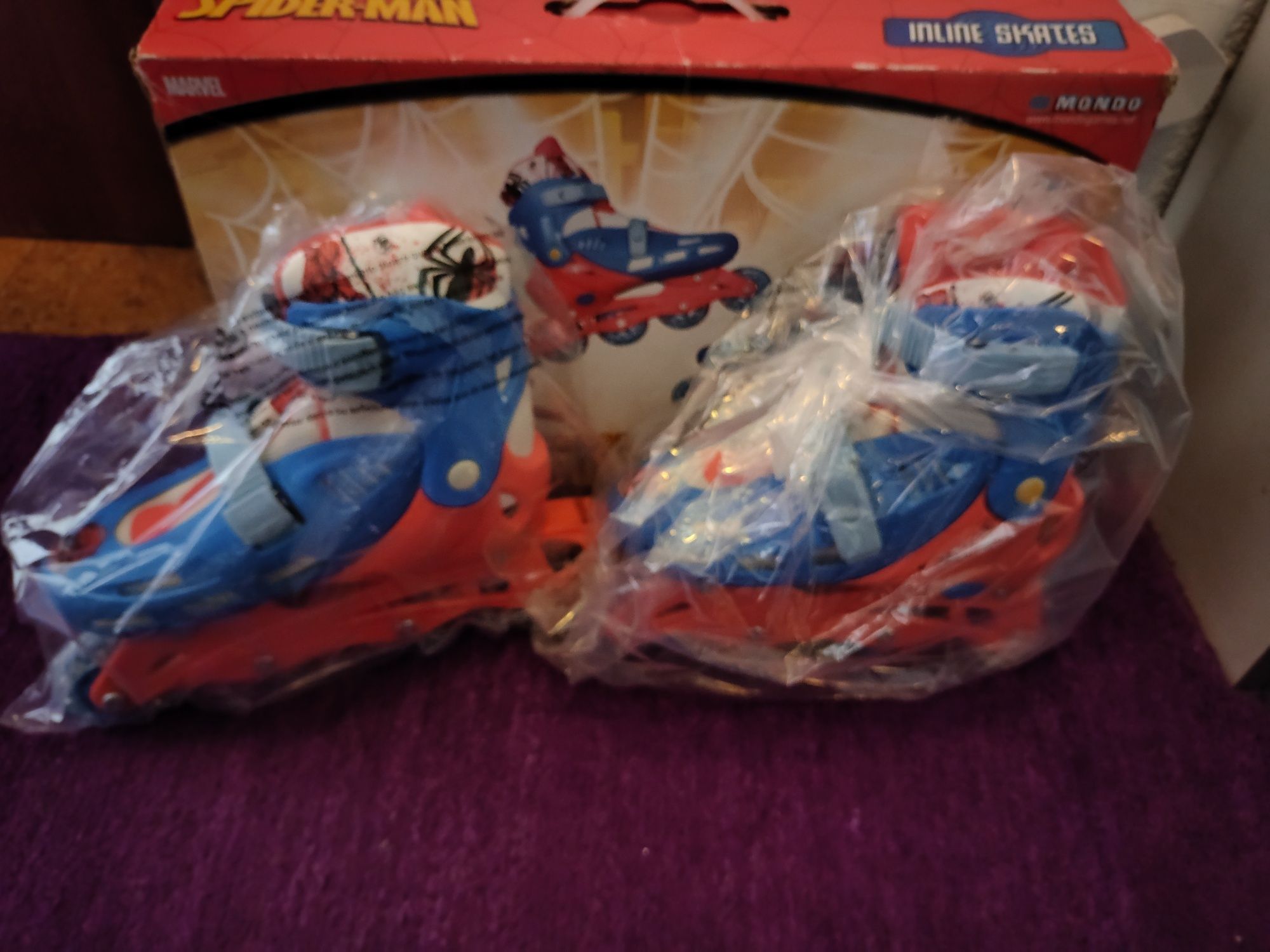 Patins em linha Spiderman.