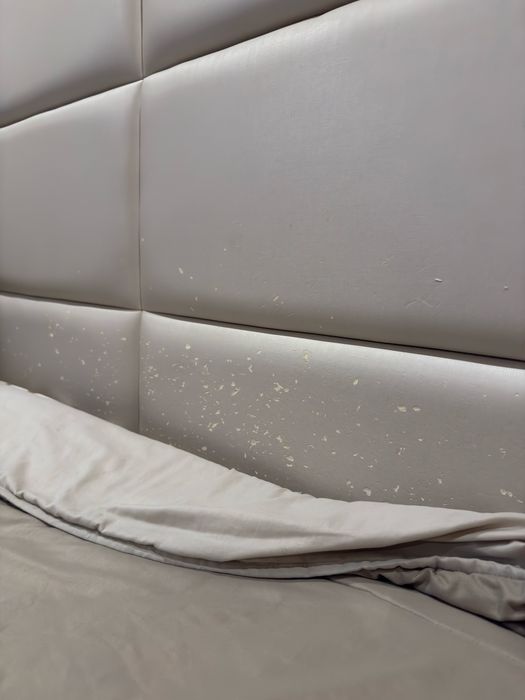 Vendo cama, camiseiros e candeeiros