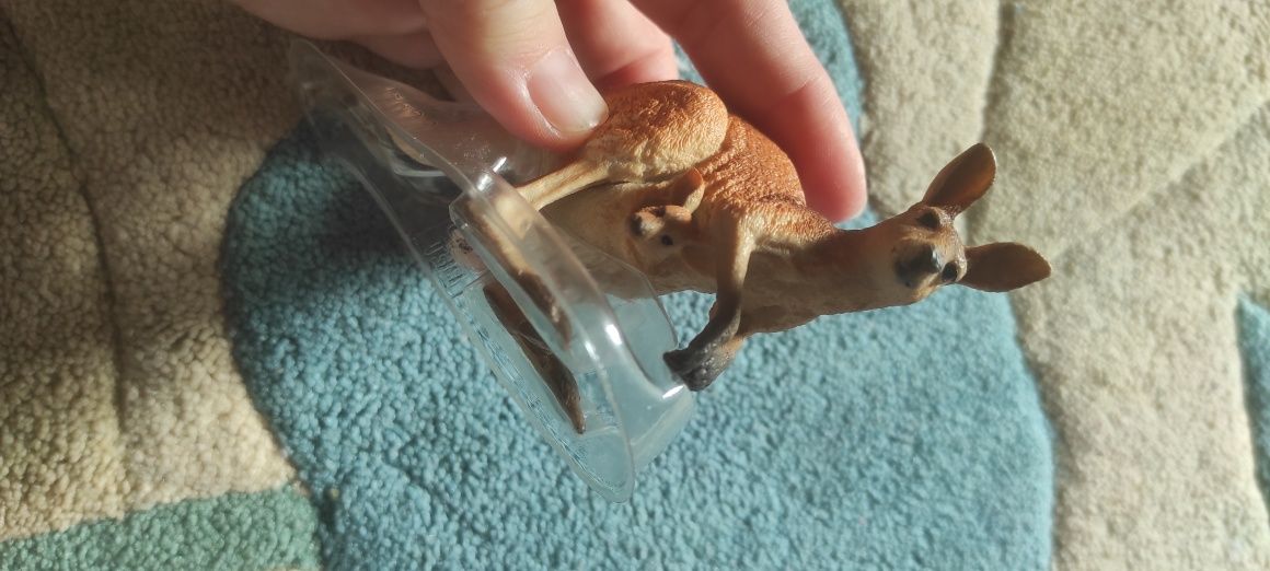 Жираф и Кенгуру с детёнышем Schleich оригинал