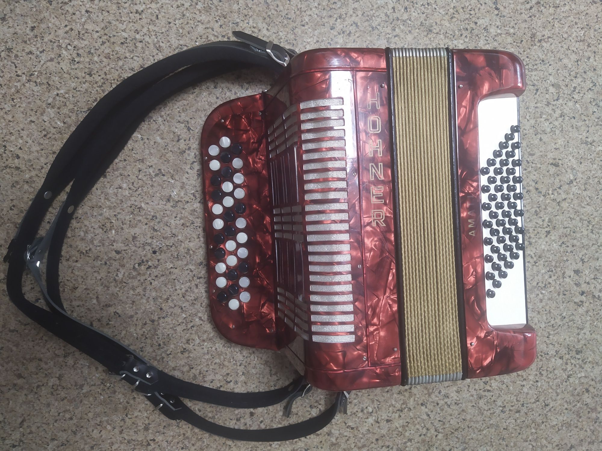 Acordeao hohner 3 carreiras com saco novo