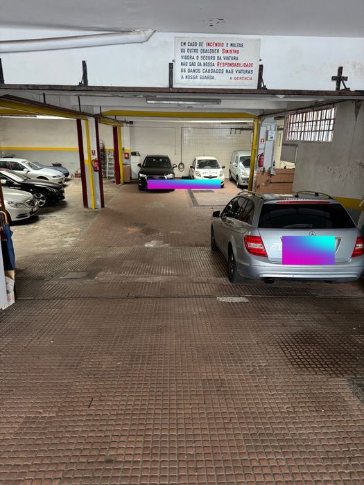 Lugar de garagem / Parqueamento, estacionamento