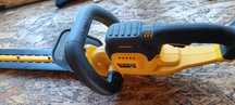 Nożyce do żywopłotu dewalt dcmht563