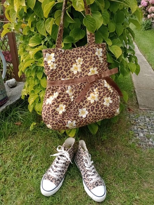 Damskie trampki w panterkę