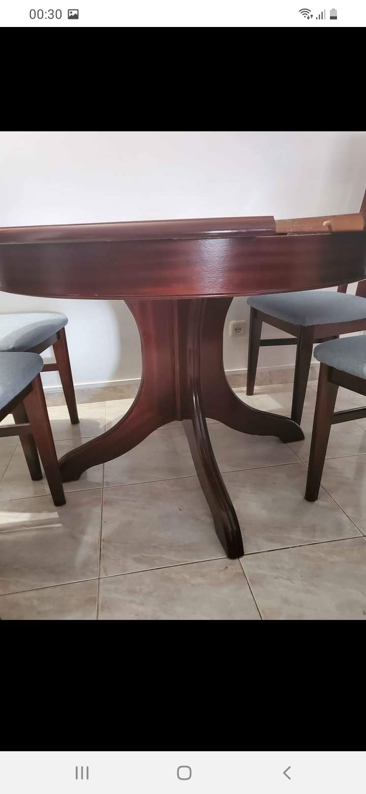 Cristaleira / louceiro + mesa jantar extensivel + cadeiras em mogno