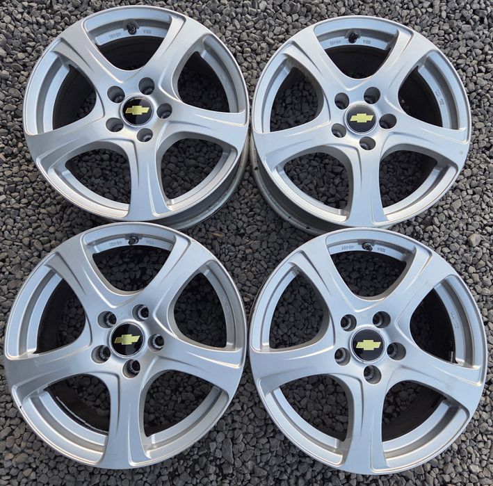 5 105 R16 Chevrolet Orlando  Opel