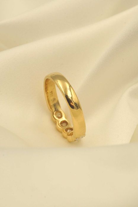 Złoty pierścionek 18K 4,15g