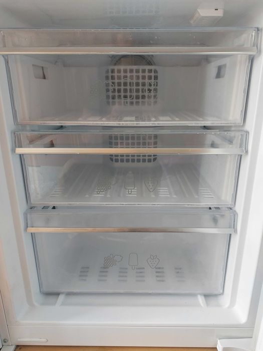 Vendo Smeg Combinado Encastre  No Frost Modelo K54275HB