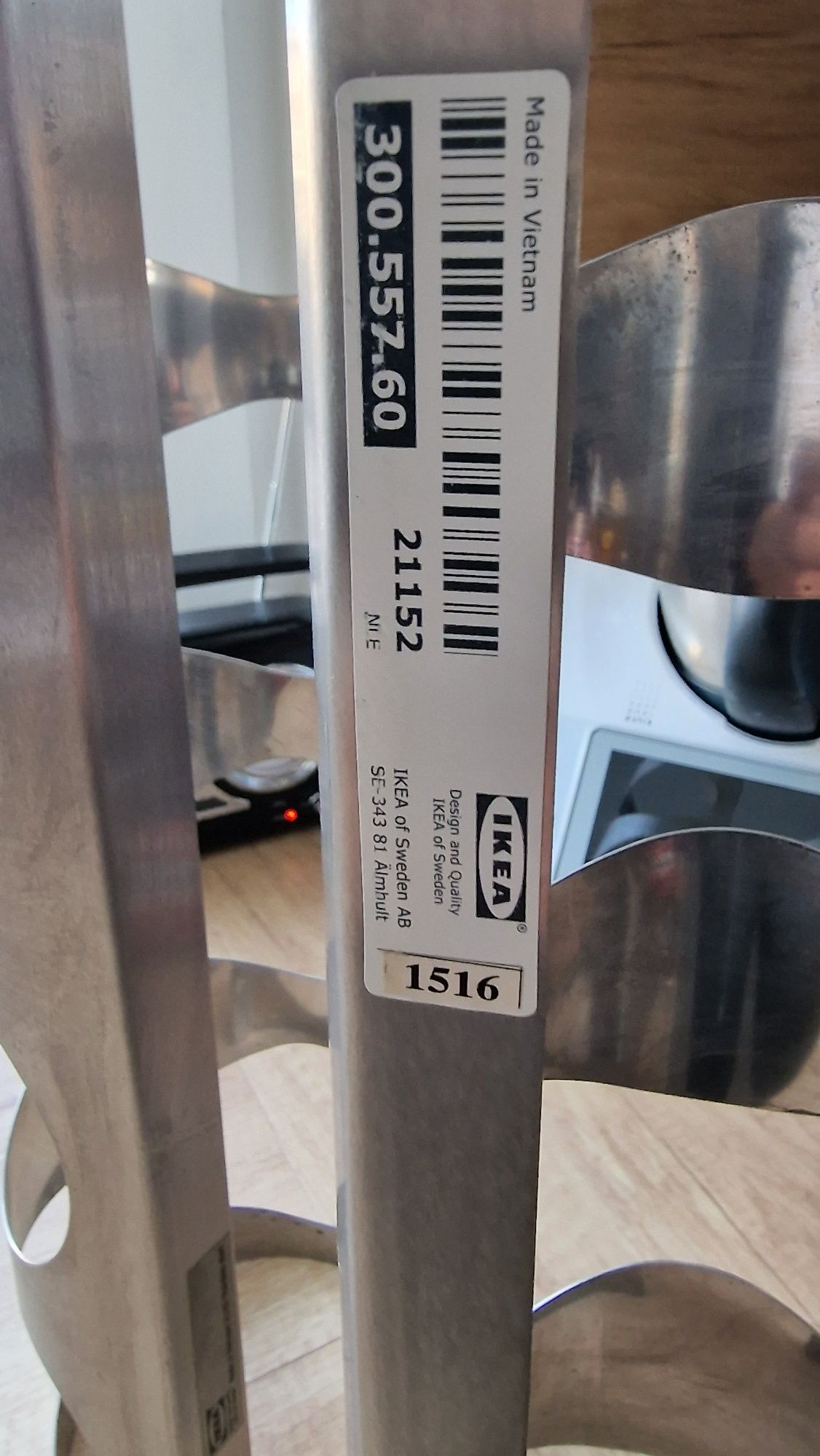 Wieszaki metalowe na wino Ikea - cena za  2 sztuki