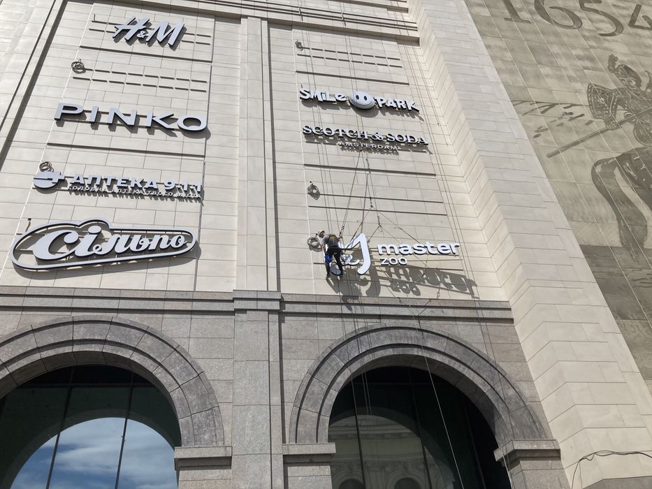 Монтаж рекламных бордов, банеров, вывесок и другой рекламной продукции