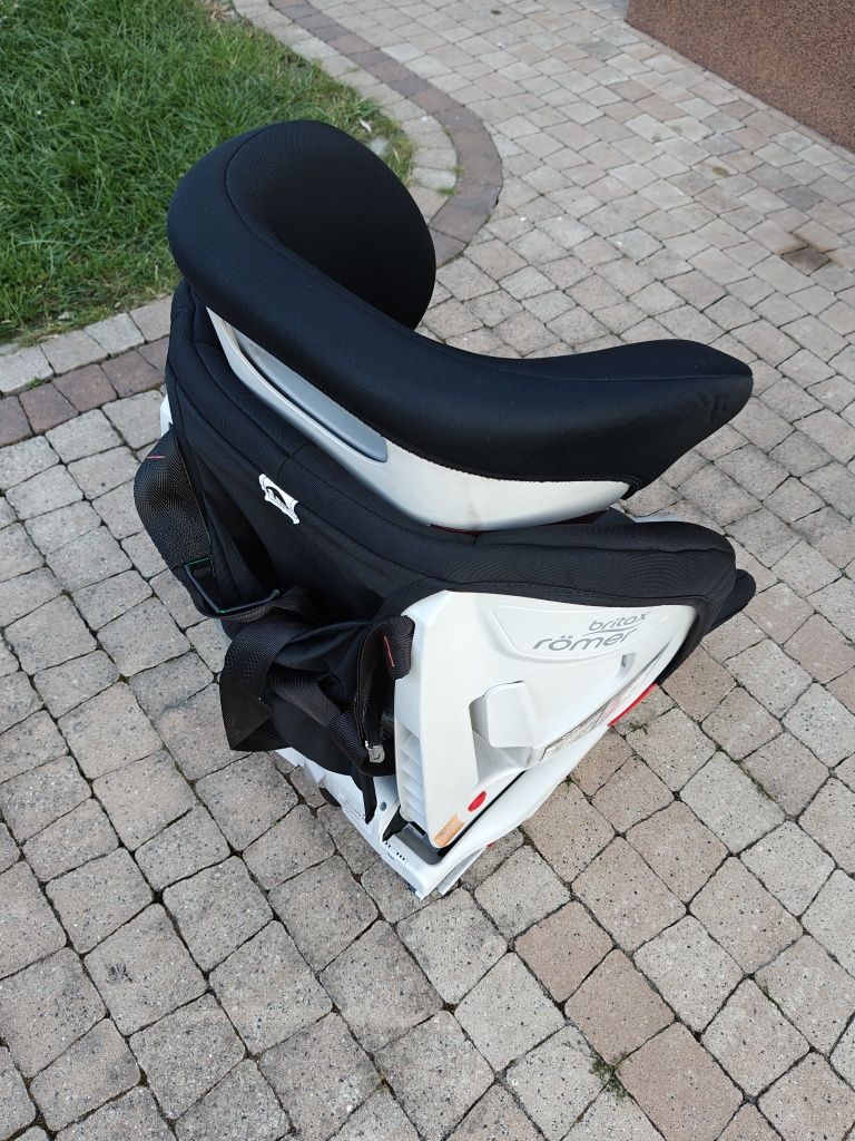 Fotelik Britax Romer Advansafix III 9-36