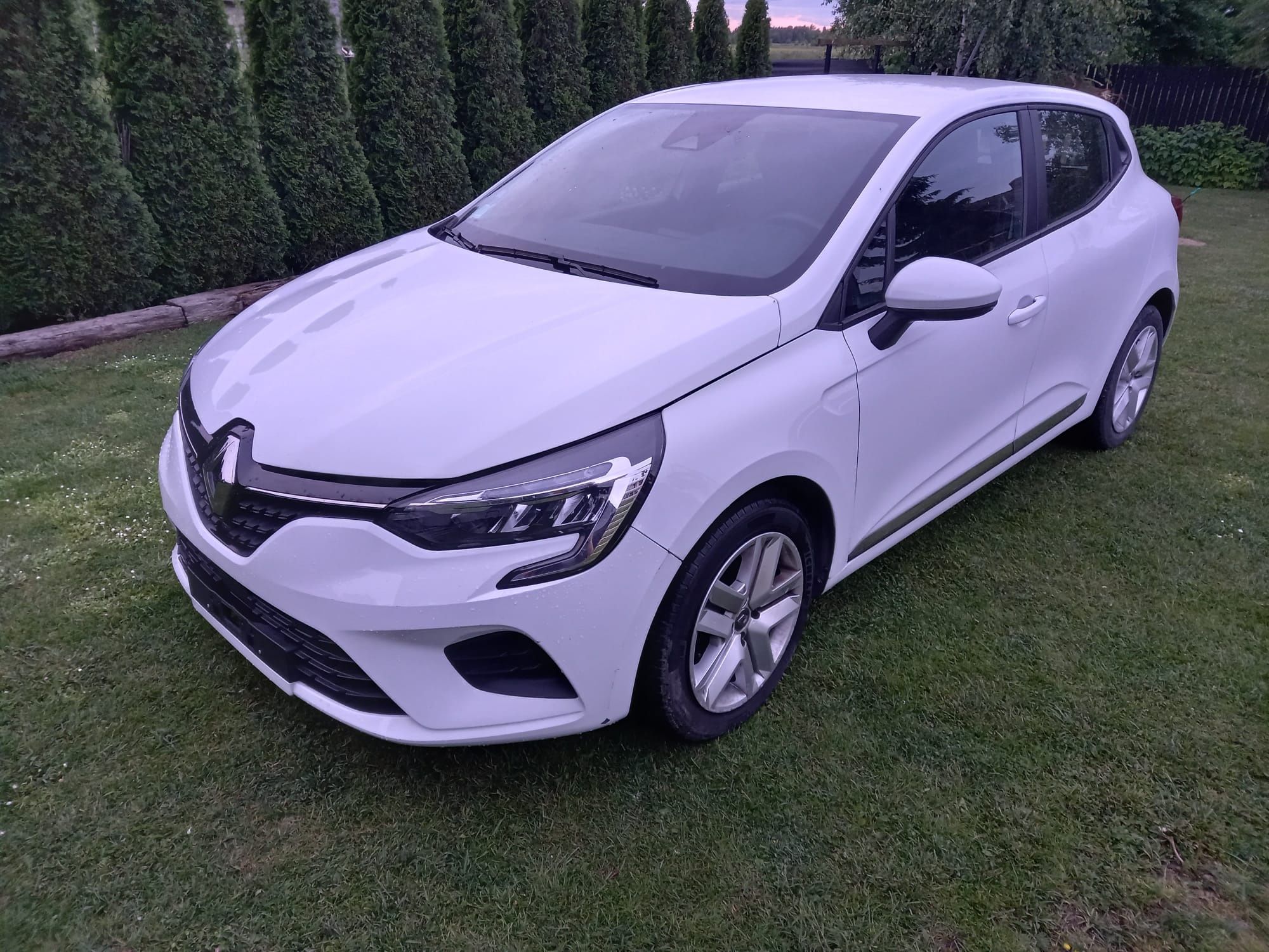 Renault Clio/2022/benzyna/niski przebieg!