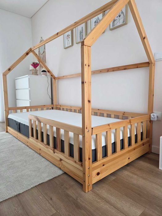 Cama MONTESSORI natural (comprada na Homa)