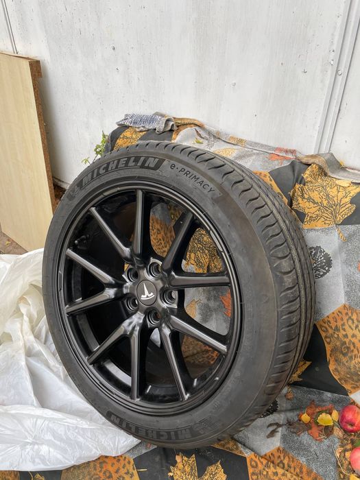 Диски на Теслу r18 оригінал