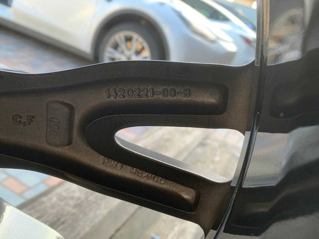 Диск колісний R19 9.5J Tesla Model S Plaid