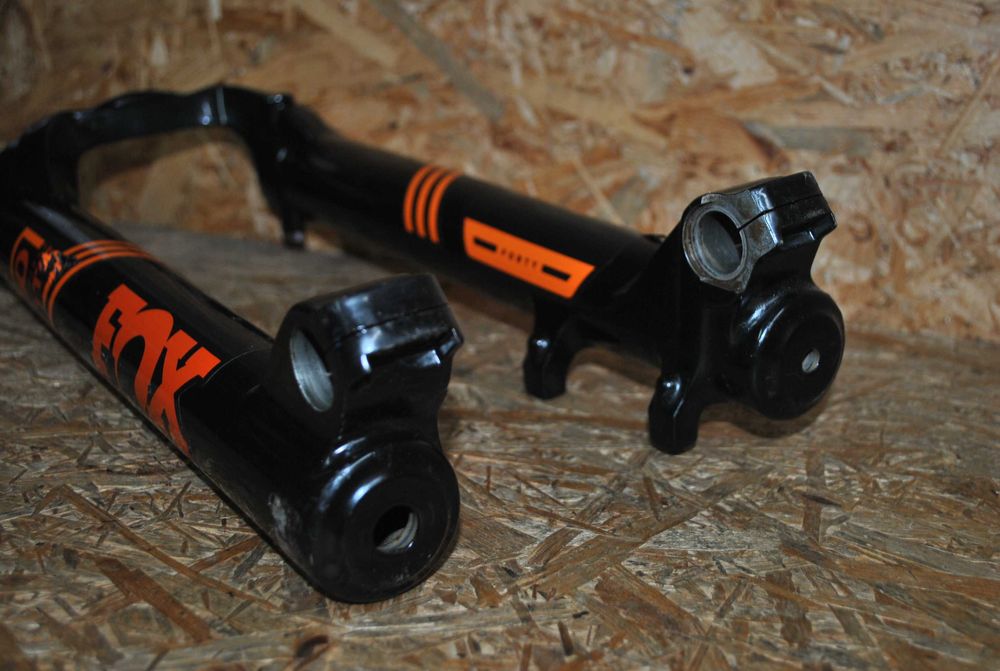 Lagi golenie dolne FOX 40 27,5 Performance Elite 2017