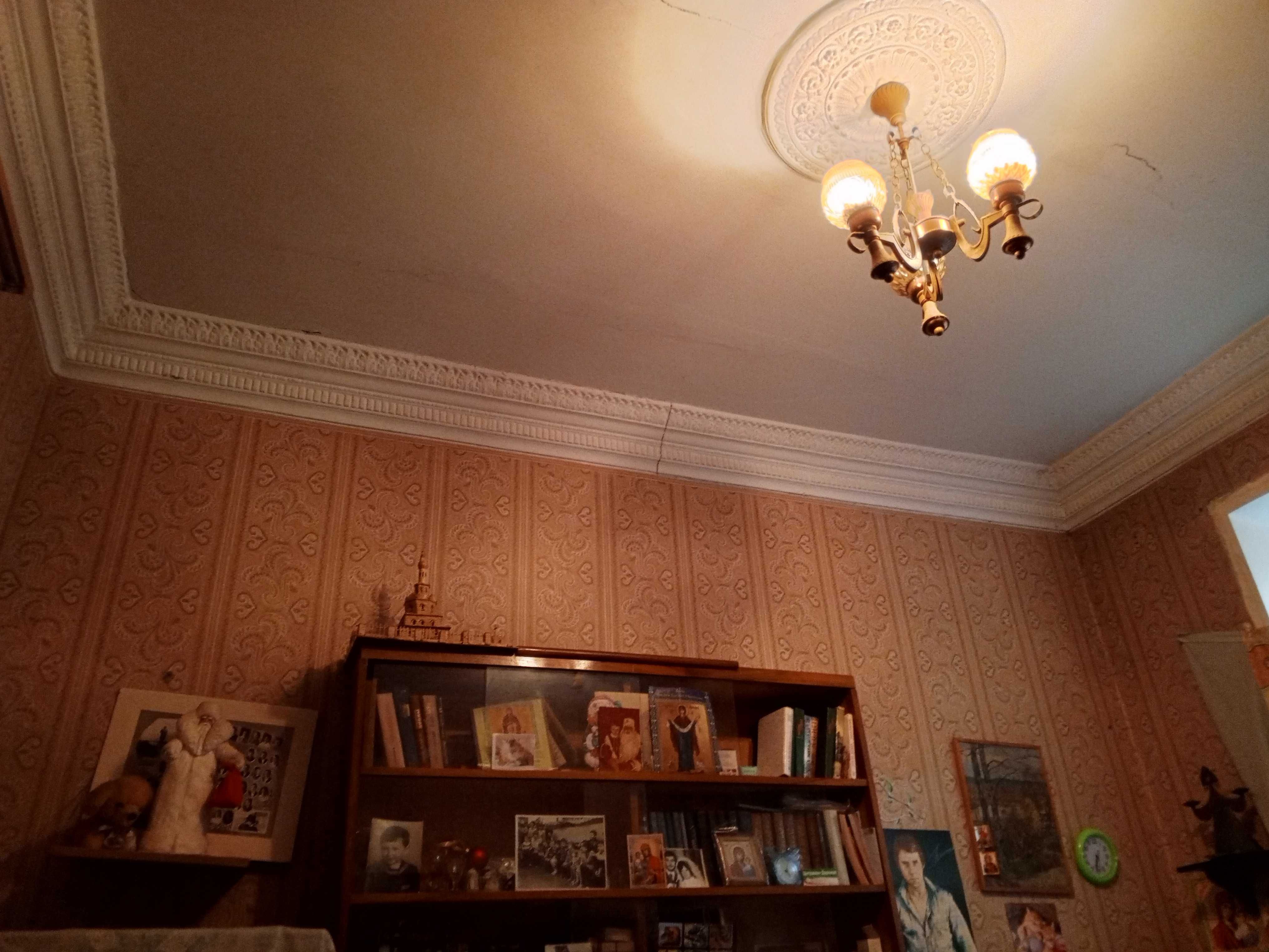 2й поверх, 2 кімн.сталінка, Печерськ, метро "Звіринецька",  тихо