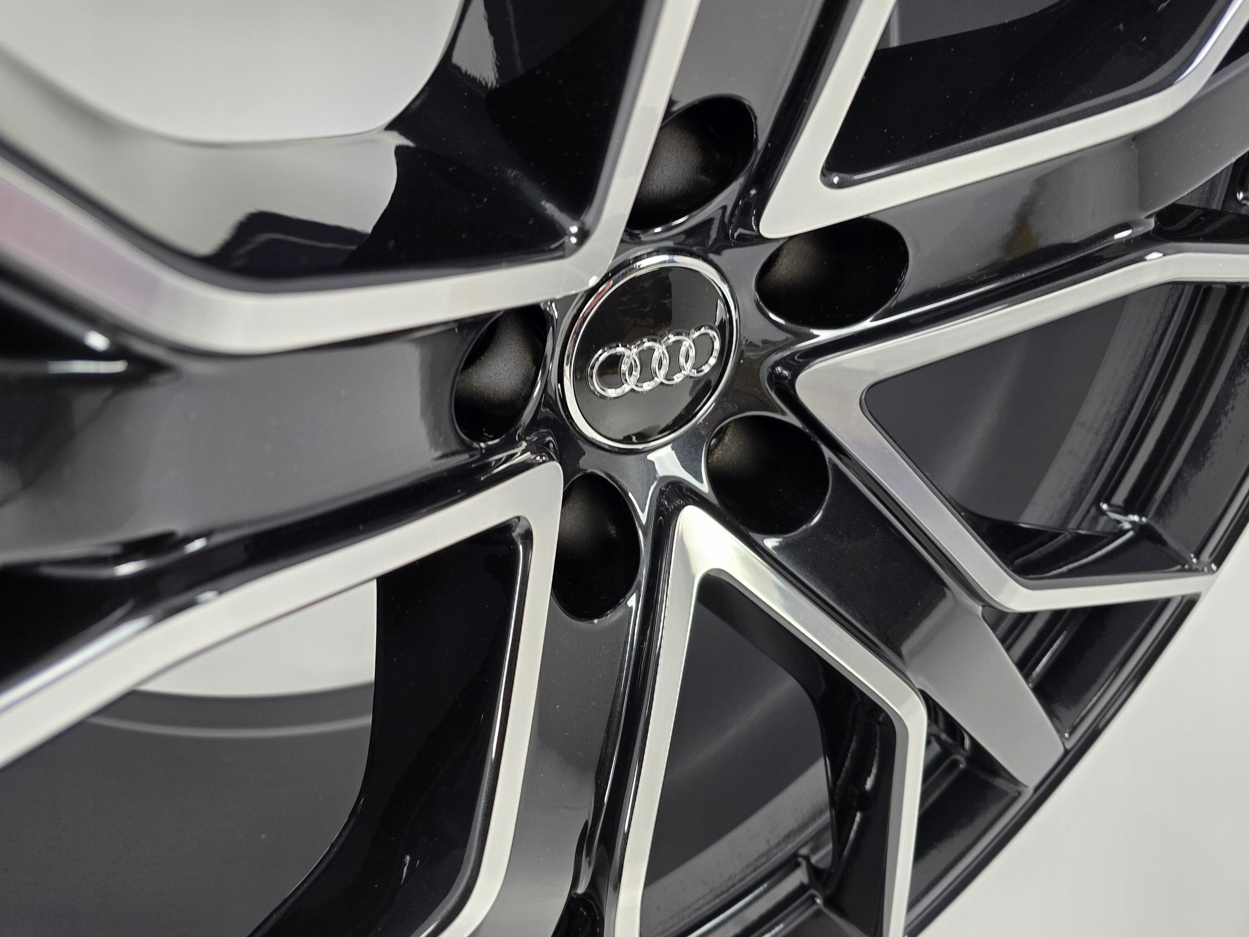 NOWE Oryginalne Felgi Audi 22 RS6 RS7 A8 S8 Q5 SQ5 Q7 SQ7 Q8 SQ8 Etron