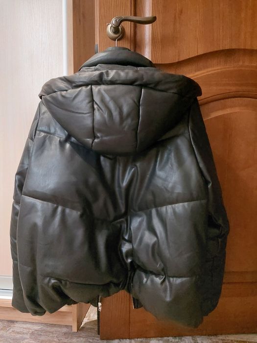 Пуховик жіночий чорний